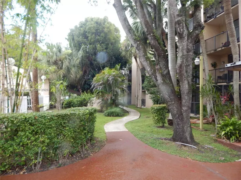 14601 N Kendall Dr #304K, Miami, FL 33186