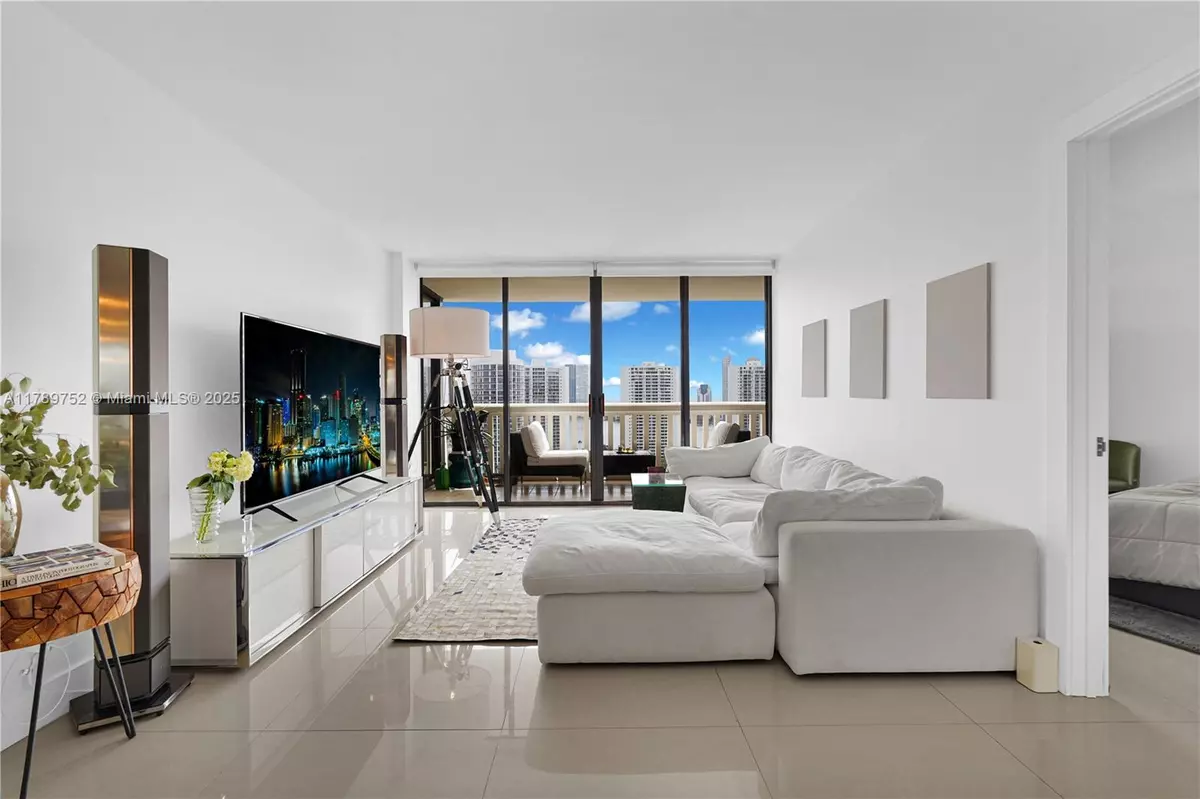 Aventura, FL 33160,1000 Island Blvd #2508