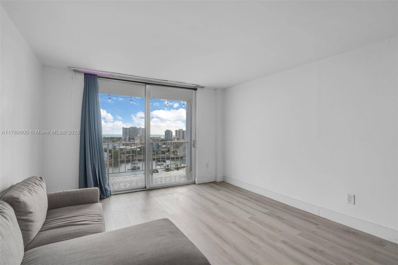 Miami Beach, FL 33141,6900 Bay Dr #11F