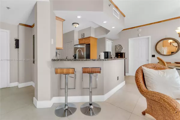 Aventura, FL 33160,3235 NE 184th St #11103