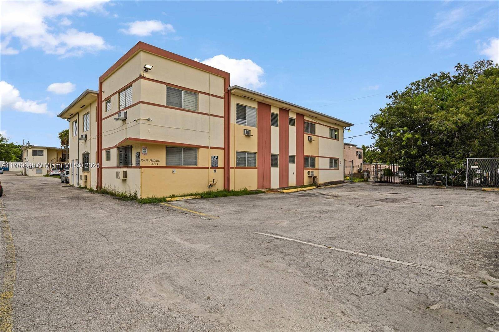 71 NW 76th St #7, Miami, FL 33150
