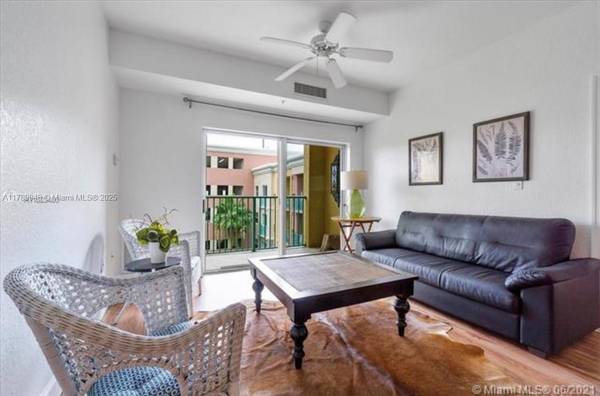 6001 SW 70th St #628, South Miami, FL 33143