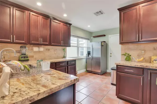 Davie, FL 33328,9271 Arborwood Cir