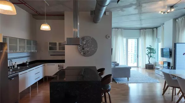 Miami, FL 33130,10 SW South River Dr #1603