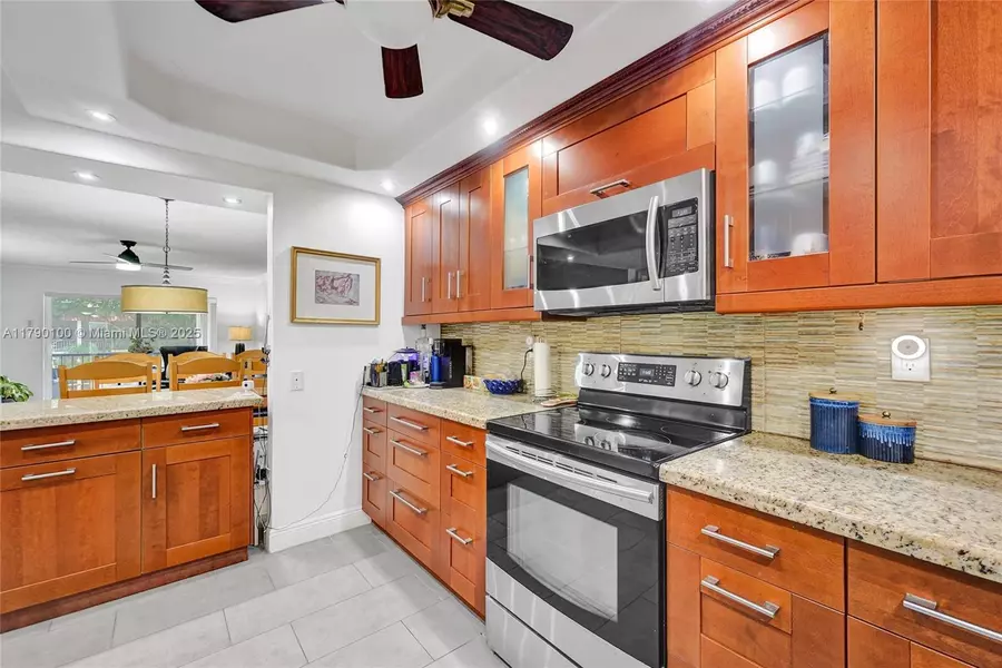 830 S Hollybrook Dr #310, Pembroke Pines, FL 33025