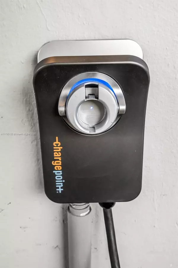 Fort Lauderdale, FL 33311,1100 NW 7th Ave