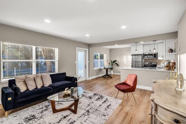 1100 NW 7th Ave, Fort Lauderdale, FL 33311