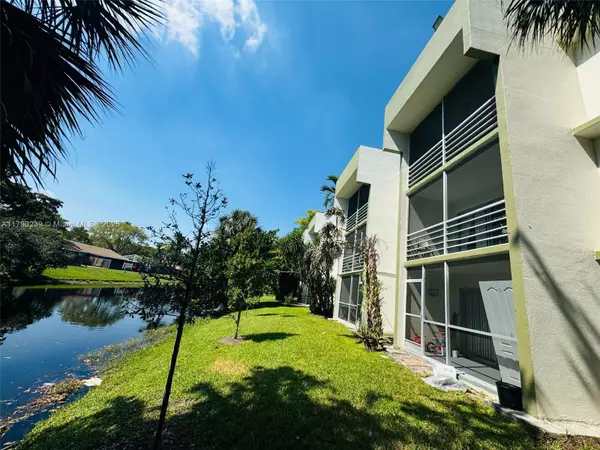 Sunrise, FL 33351,4215 N University Dr #315