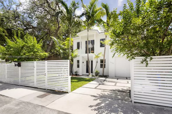 Coconut Grove, FL 33133,3648 Oak Ave