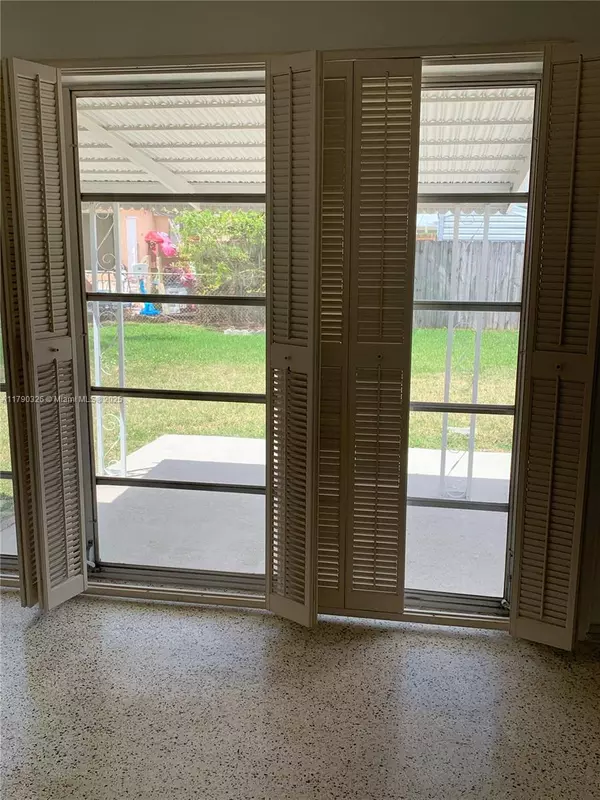 Miami, FL 33165,4850 SW 93rd Ct