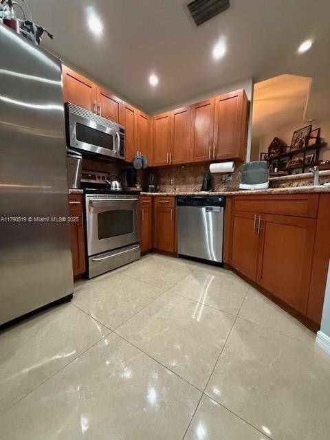 Miami, FL 33138,8900 NE 8th Ave #1109