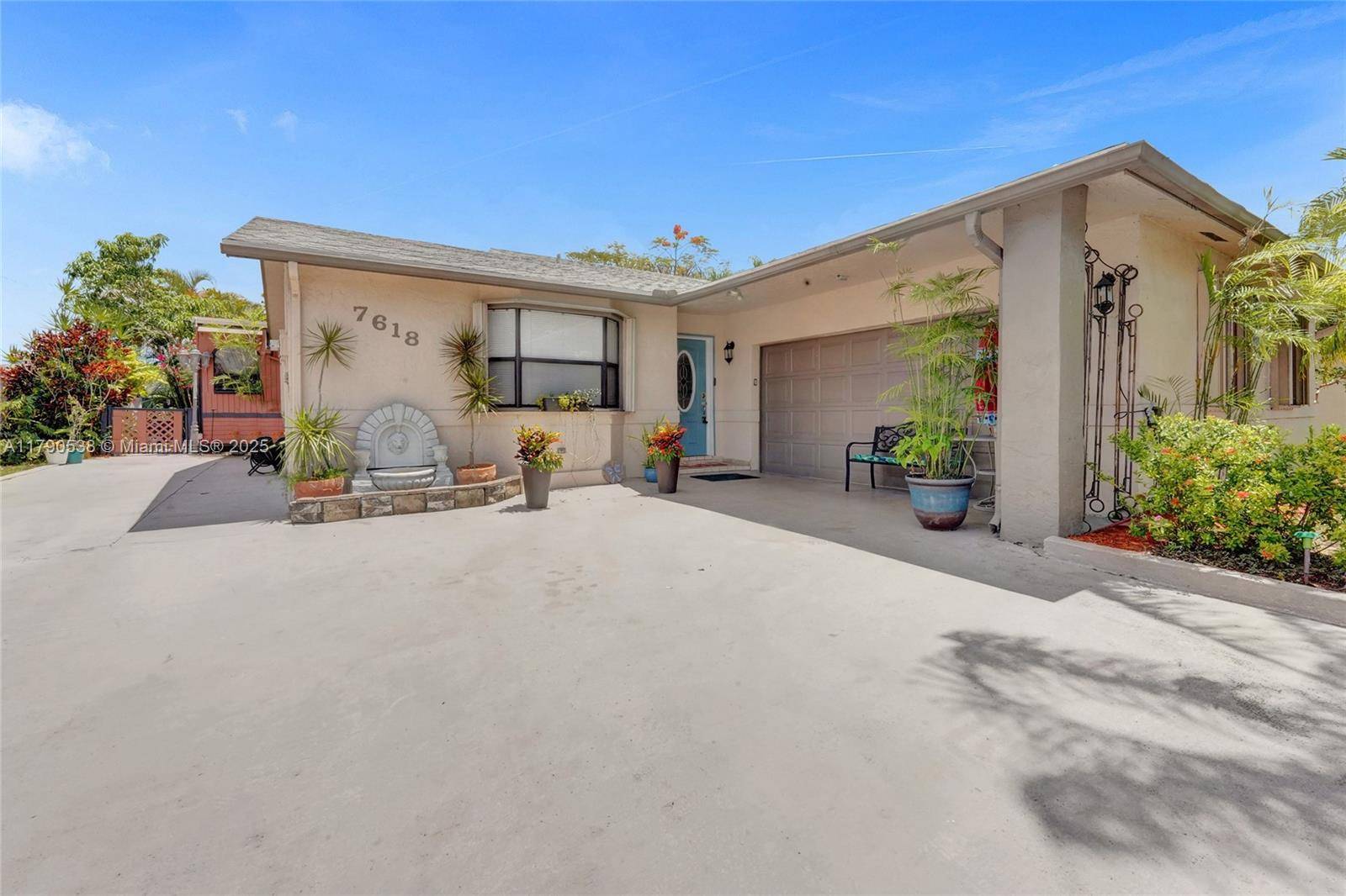 7618 NW 88th Cir, Tamarac, FL 33321