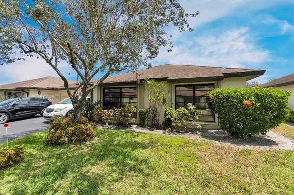Boynton Beach, FL 33436,4977 Equestrian Cir #B