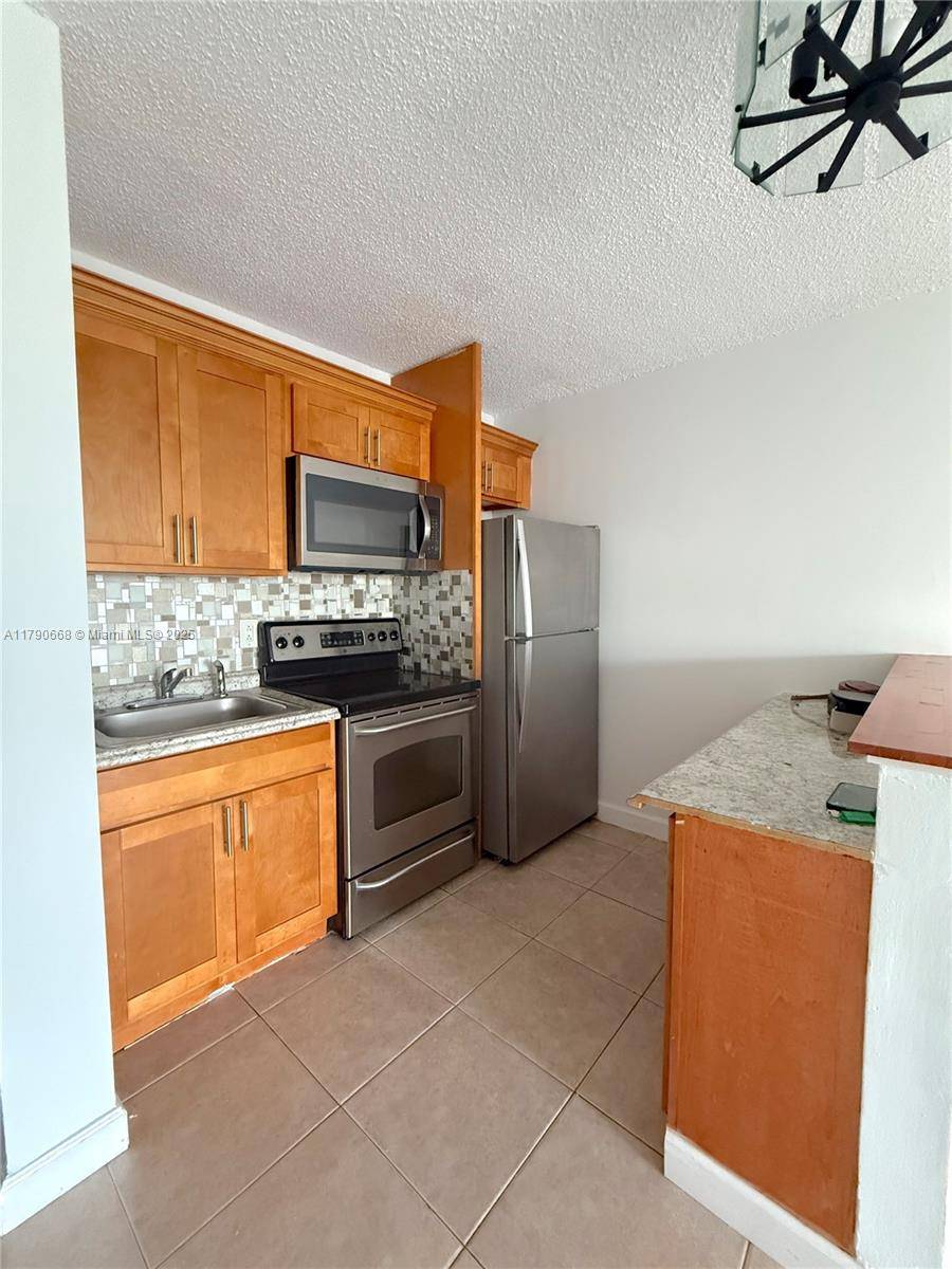Cutler Bay, FL 33189,8260 SW 210th St #315