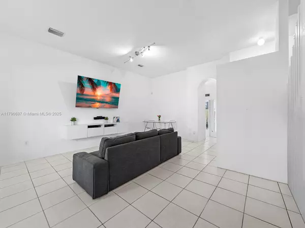 Homestead, FL 33035,2352 SE 21st St