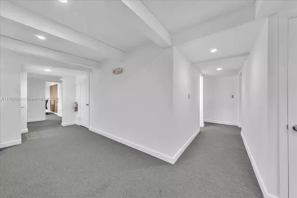 Pompano Beach, FL 33064,500 NE 25th St #10