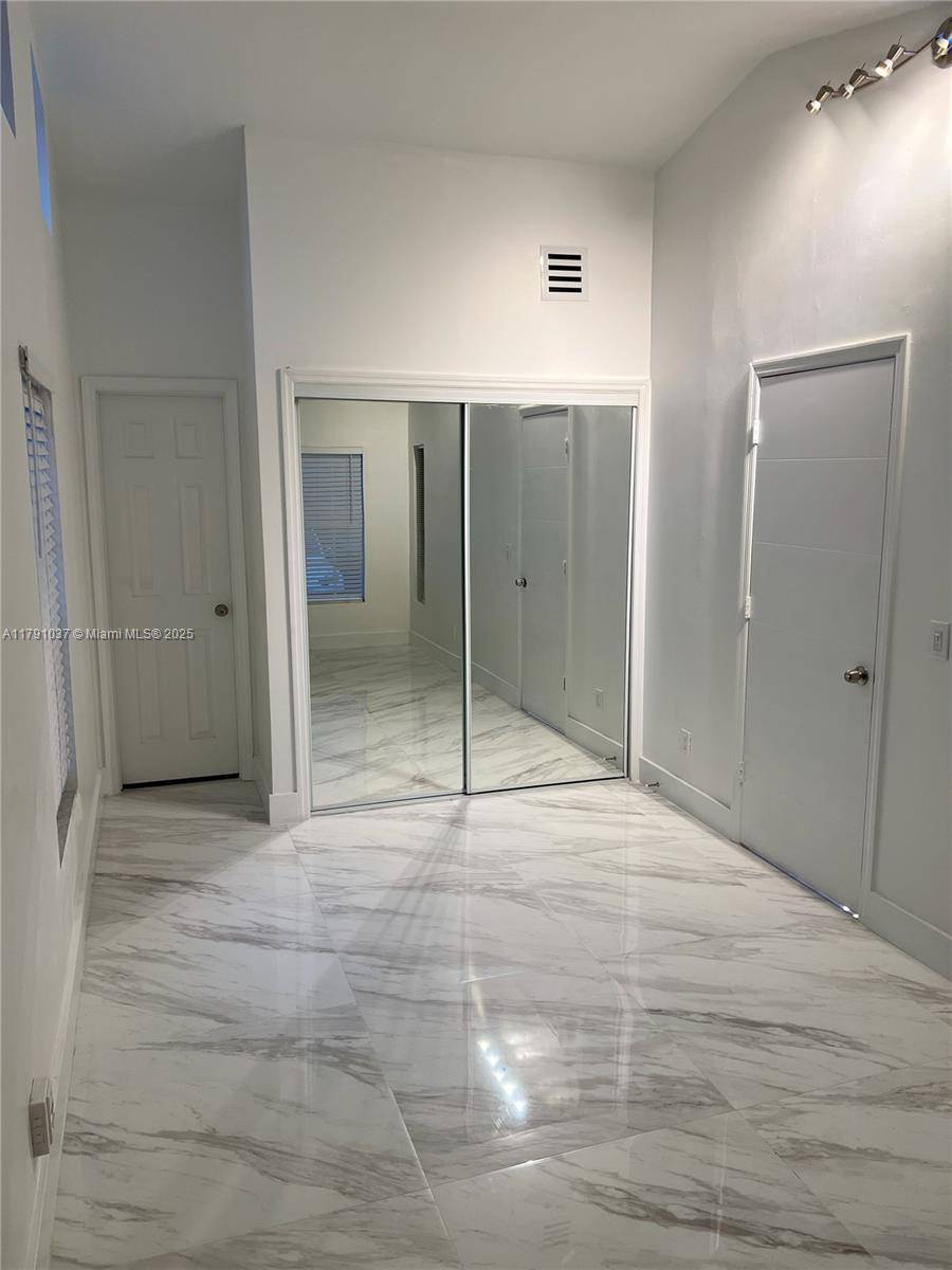 Dania Beach, FL 33314,4337 SW 49th St