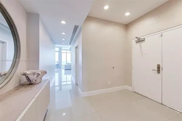 Miami Beach, FL 33141,6899 Collins Ave #3504