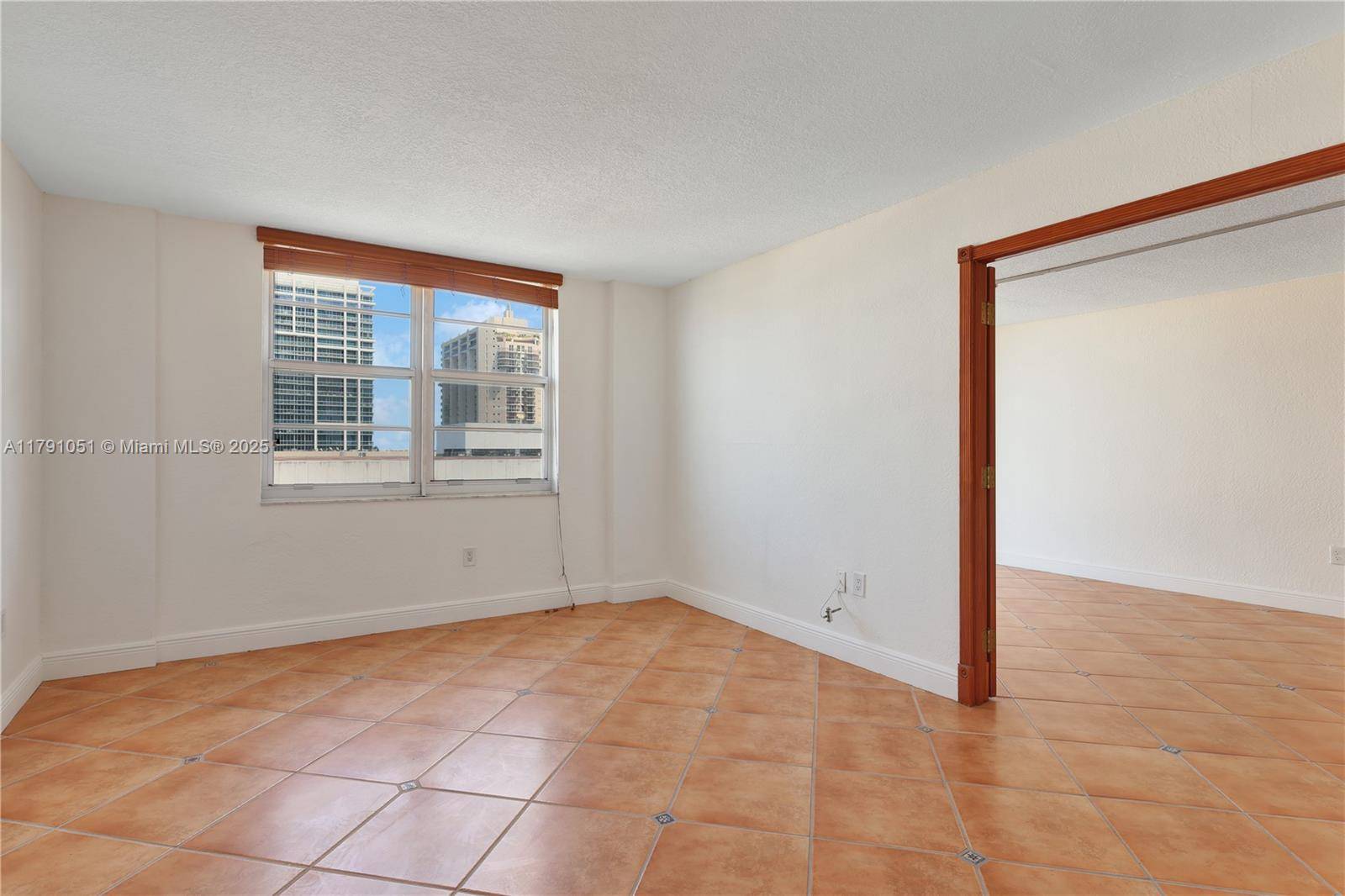 Miami Beach, FL 33141,6801 Indian Creek Dr #602