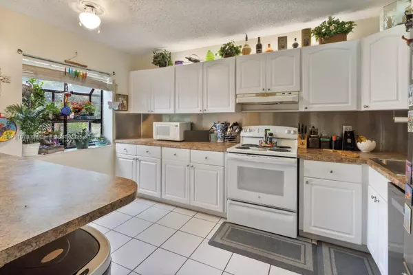 Coconut Creek, FL 33066,3705 N Carambola Cir N #2834