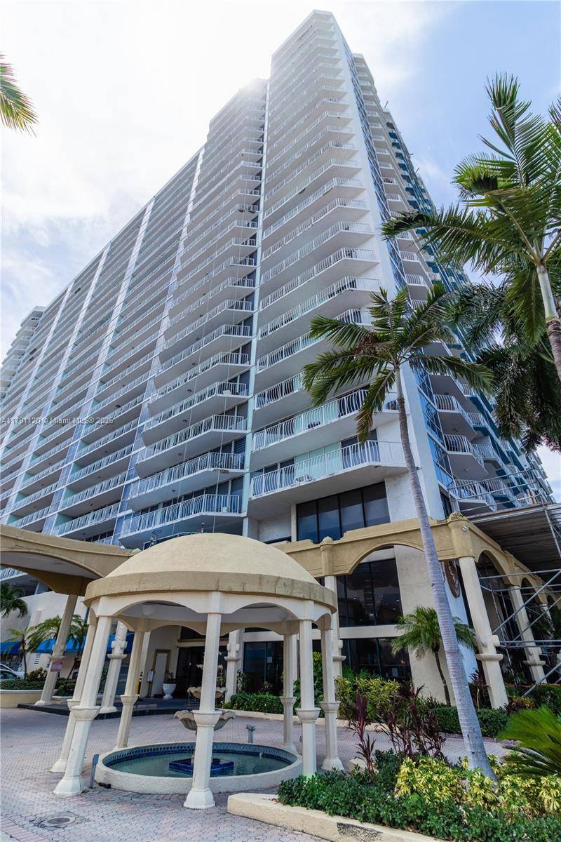 North Bay Village, FL 33141,7601 E Treasure Dr #923