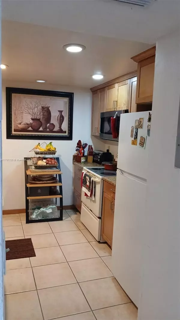 Cutler Bay, FL 33189,8240 SW 210th St #313