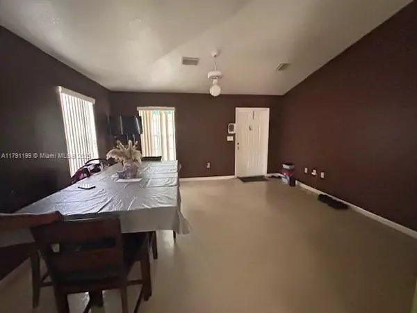 South Miami, FL 33143,6001 SW 66th St