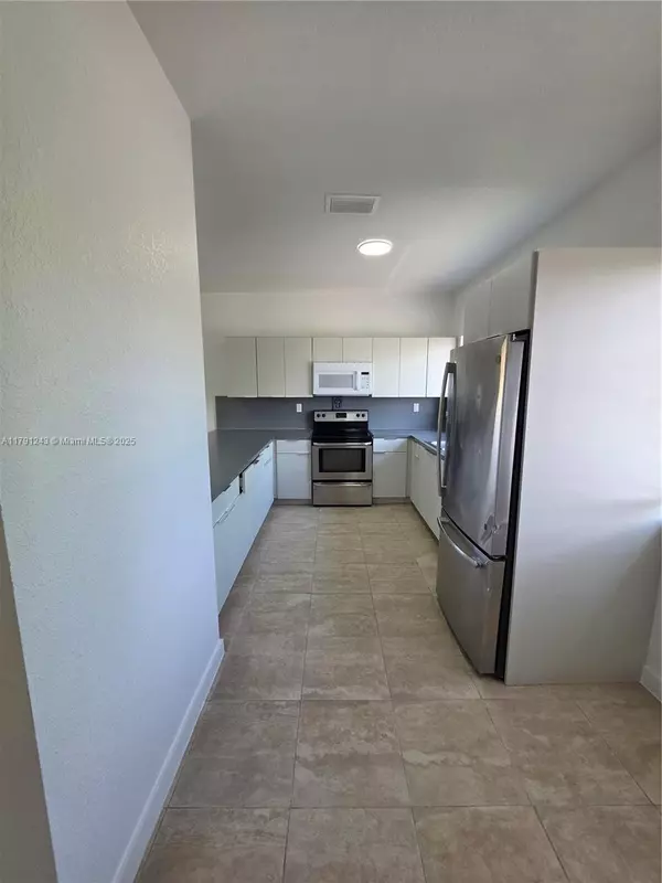 Miami, FL 33157,10233 SW 176th St #.