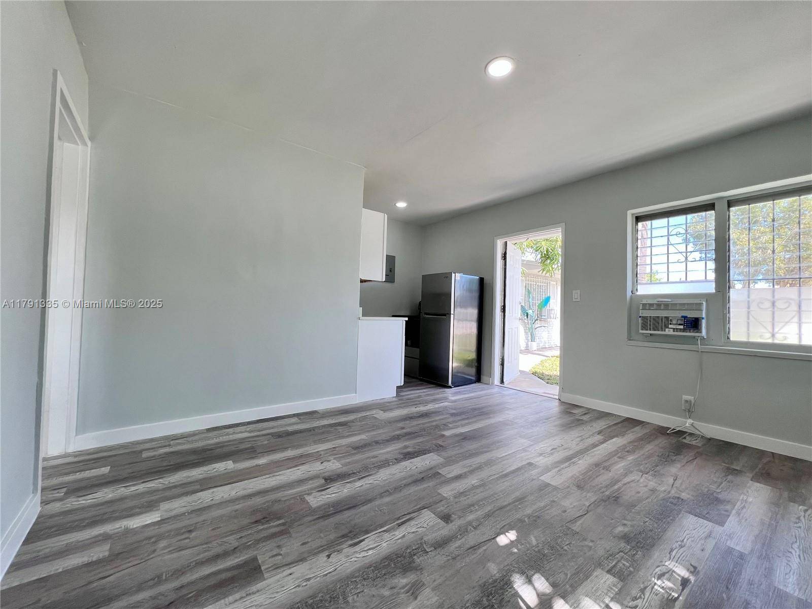 2901 NW 18th St #28, Fort Lauderdale, FL 33311