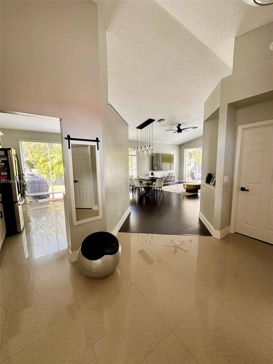Boca Raton, FL 33487,3961 Antigua Point Dr