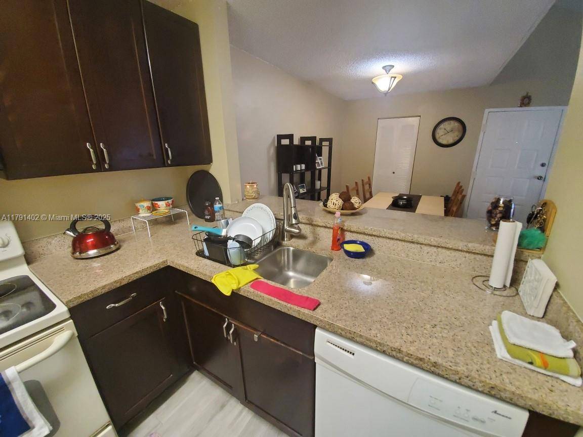 Miami, FL 33193,15540 SW 80th St #D-205