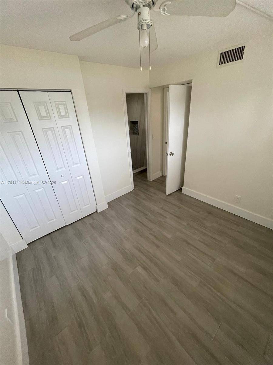 Boca Raton, FL 33428,9851 Sandalfoot Blvd #208