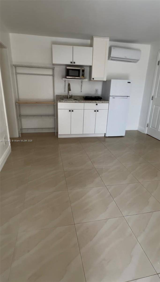 Miami Gardens, FL 33055,3760 NW 197th St #Studio