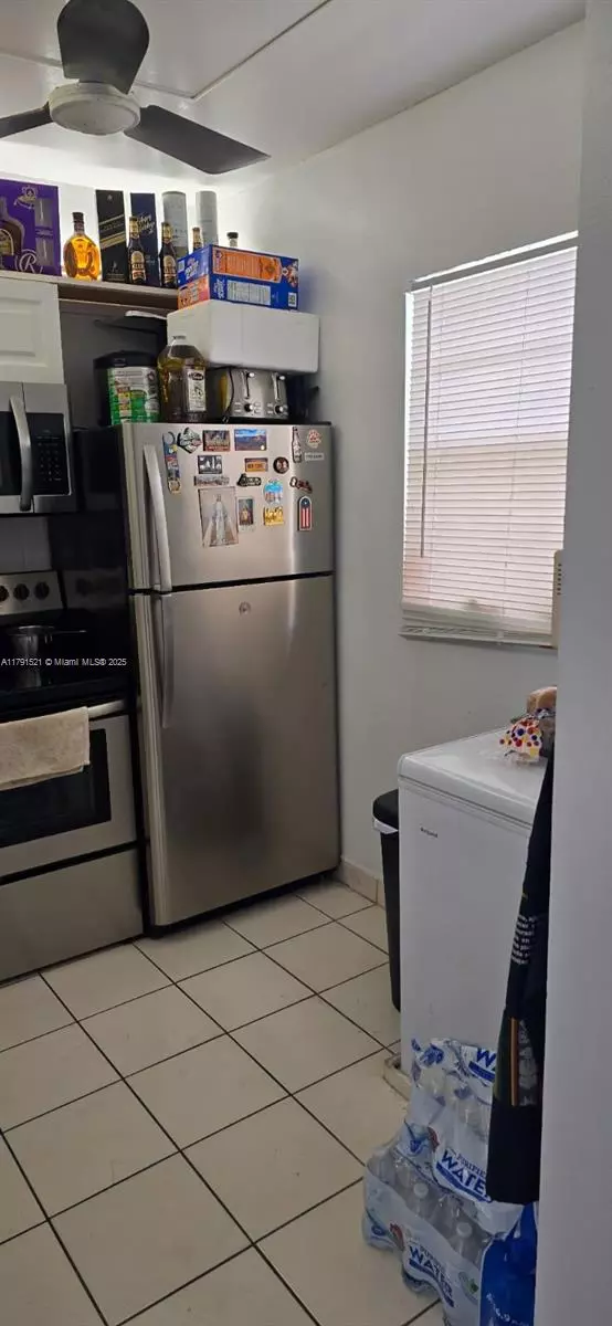 Lauderdale Lakes, FL 33319,4805 NW 35th St #610