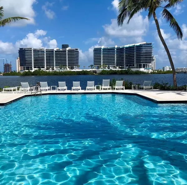 Aventura, FL 33160,3115 NE 184th St #4303