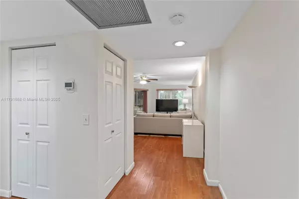 Pembroke Pines, FL 33027,300 SW 130th Ter #203B