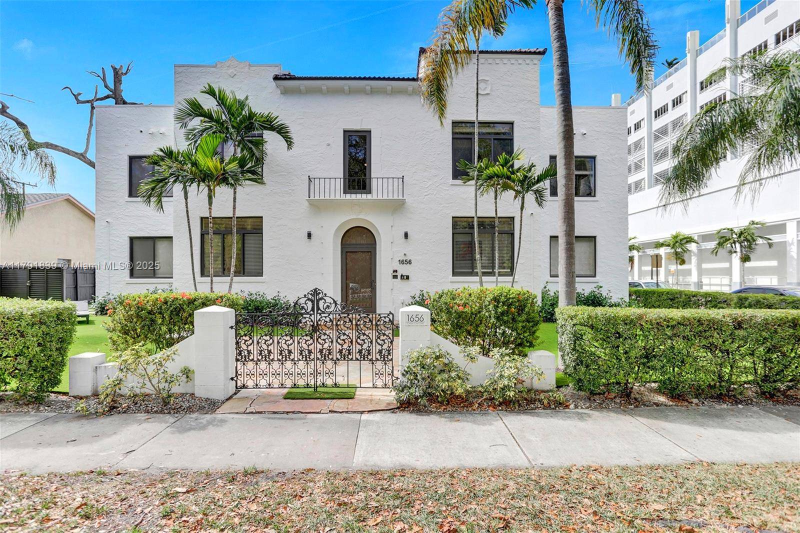 Hollywood, FL 33020,1656 Polk St #1