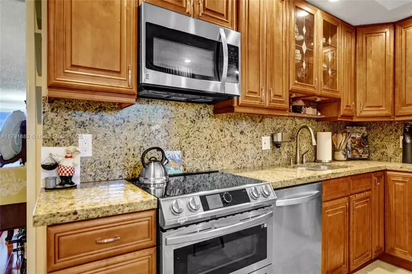 Pompano Beach, FL 33069,3520 Oaks Way #308