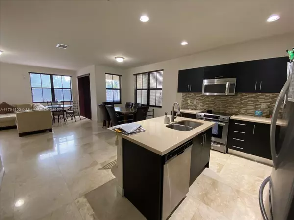 Doral, FL 33178,10336 NW 70th Ter #10336