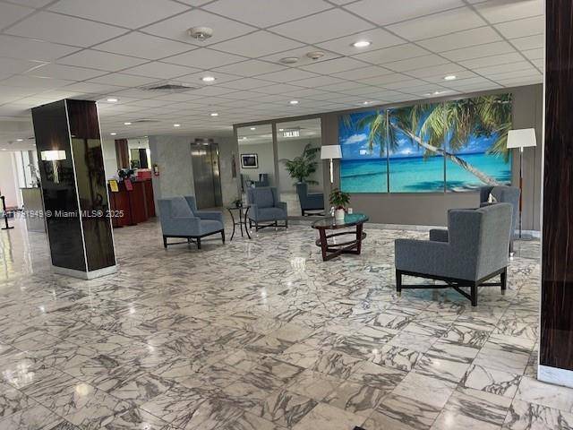 Hollywood, FL 33021,4400 Hillcrest Dr #701B