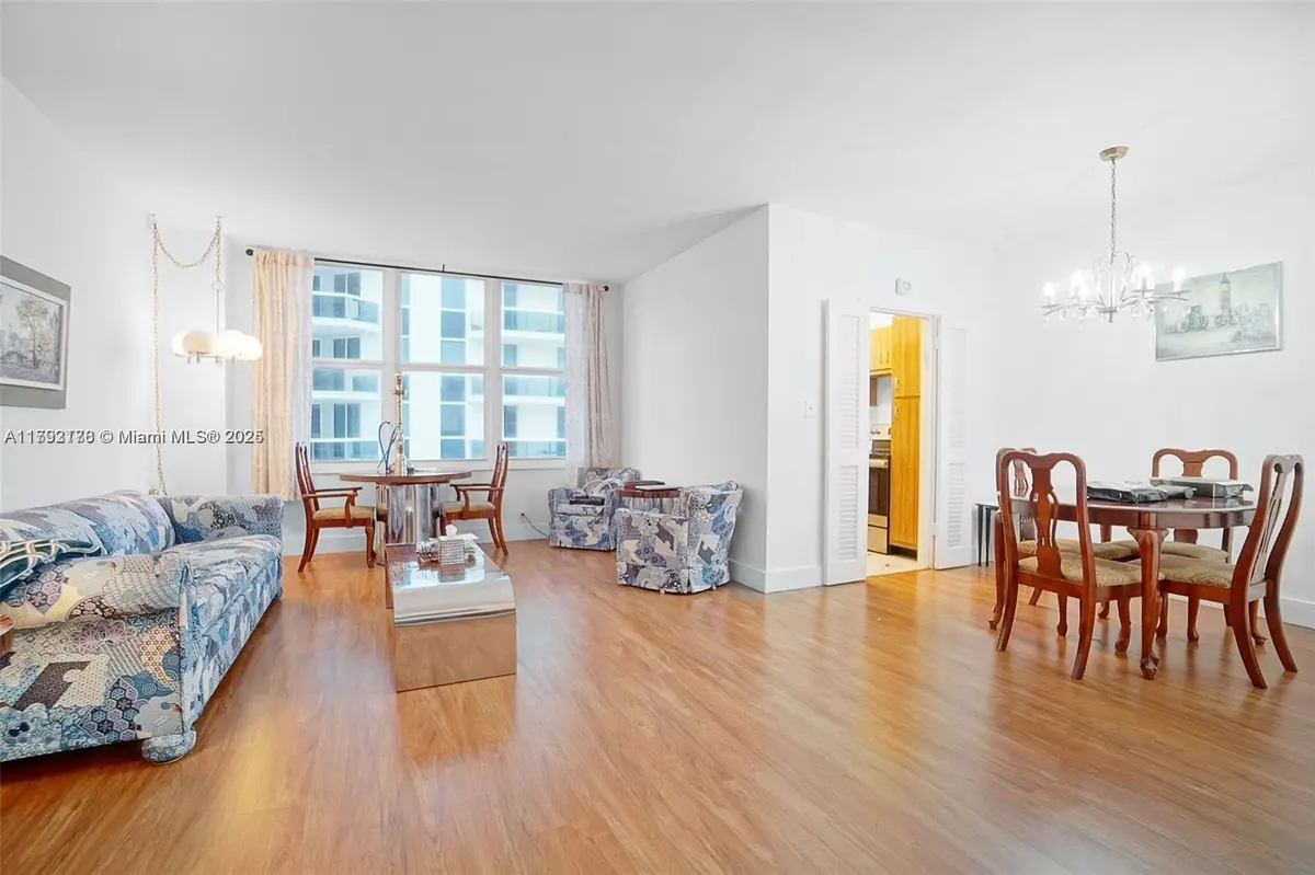 Miami Beach, FL 33140,4747 Collins Ave #1108