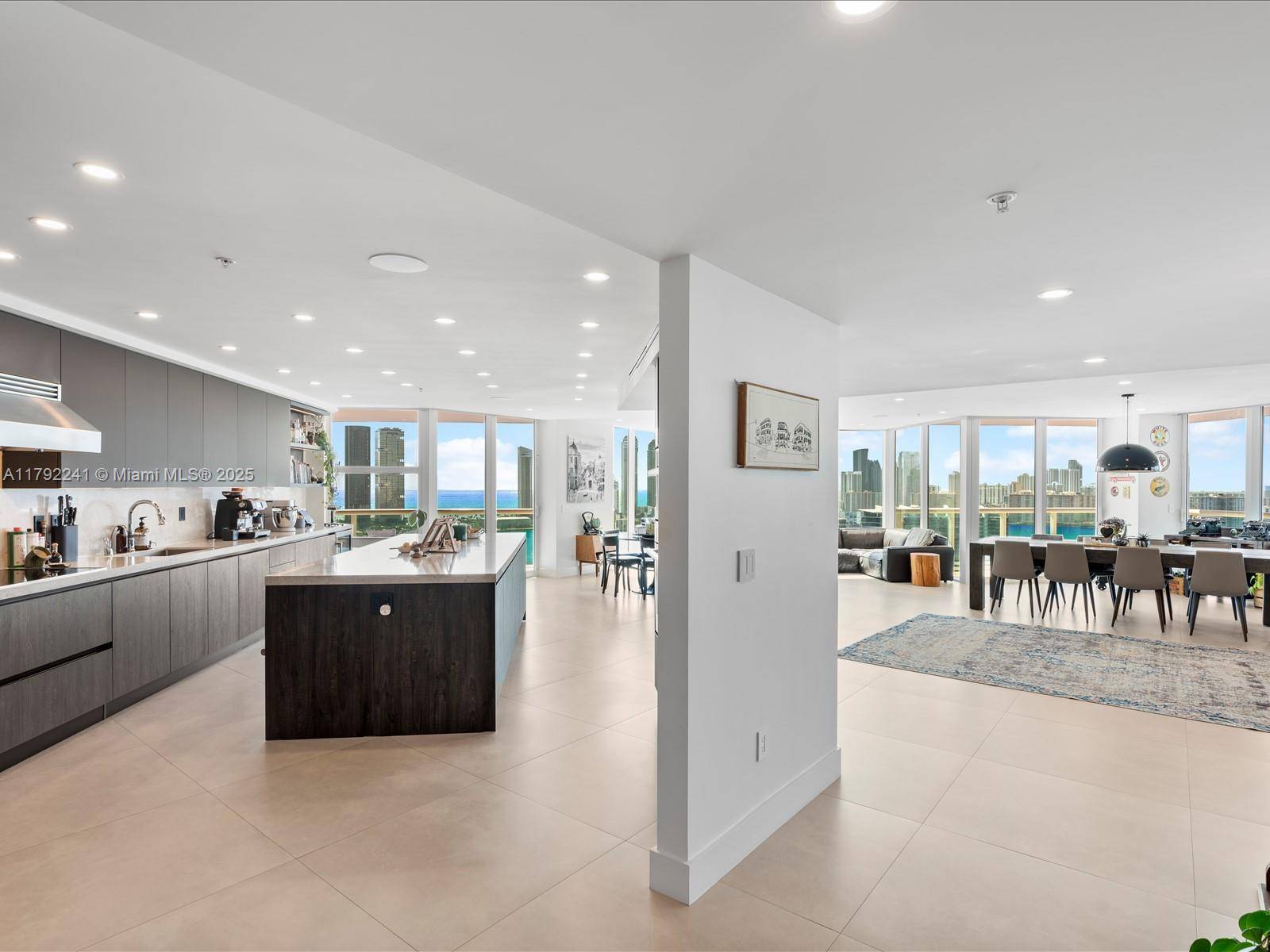 Aventura, FL 33180,3370 Hidden Bay Dr #2900