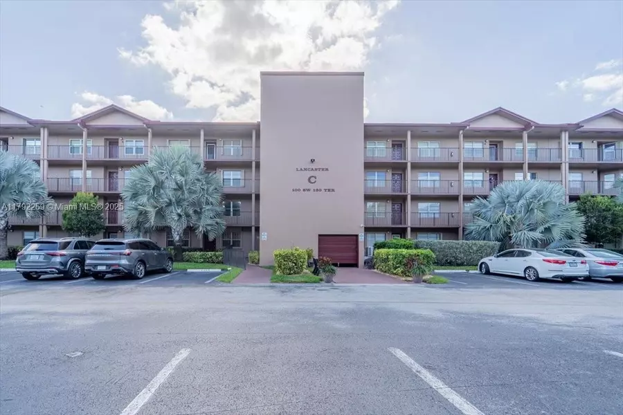 100 SW 130th Ter #412C, Pembroke Pines, FL 33027