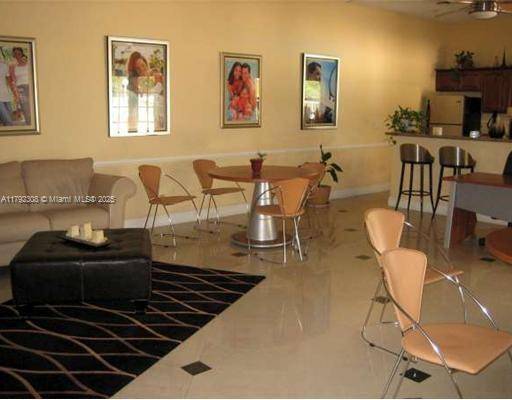 West Palm Beach, FL 33409,1401 Village Blvd #937