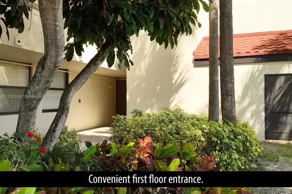 Delray Beach, FL 33444,825 Egret Cir #110