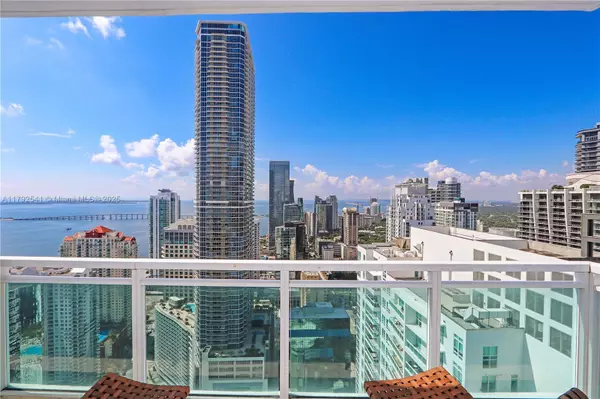 Miami, FL 33131,950 Brickell Bay Dr #4905