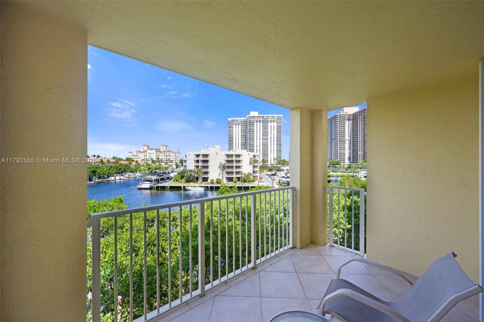 Aventura, FL 33180,19999 E Country Club Dr #1406