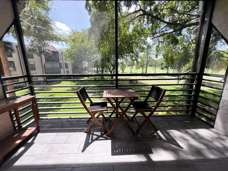 7950 W Mcnab Rd #222, Tamarac, FL 33321