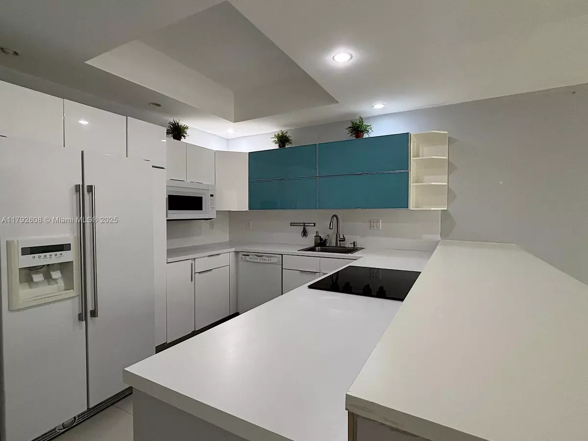 Hallandale Beach, FL 33009,500 Three Islands Blvd #L16