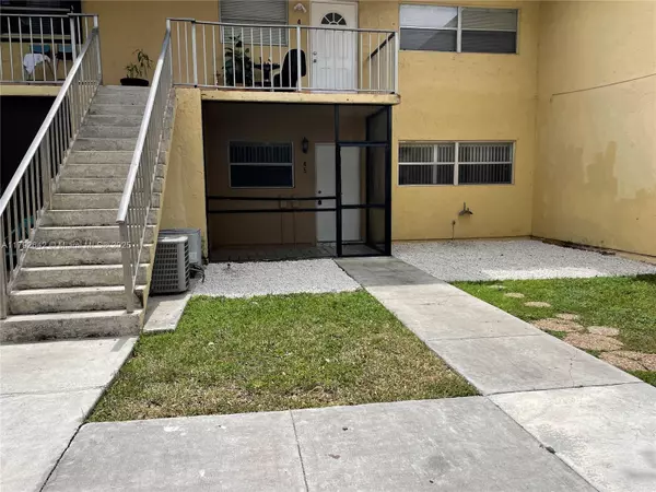 Miami, FL 33193,15669 SW 73rd Circle Ter #45